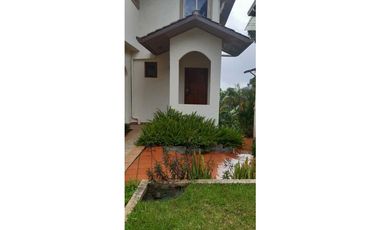 VENDO CASA ESTILO DUPLEX DE 02 HAB 600M2 EN BOQUETE