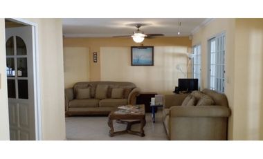 Casa en venta en Altos de Miraflores