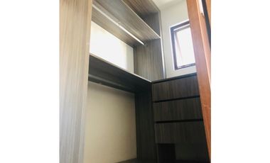 SE ALQUILA CASA EN GOLF GARDENS LINEA BLANCA