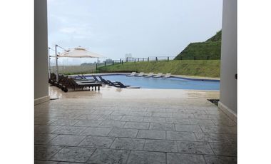 SE ALQUILA CASA EN GOLF GARDENS LINEA BLANCA