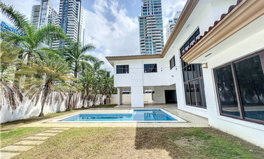 Venta casa en Costa del Este PH Paseo del parque 