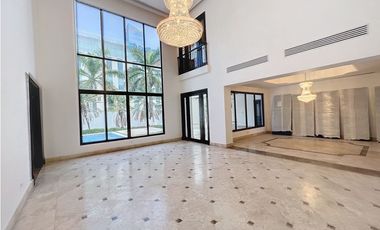 Venta casa en Costa del Este PH Paseo del parque 