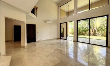 Venta casa en Costa del Este PH Paseo del parque 