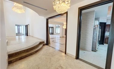 Venta casa en Costa del Este PH Paseo del parque 