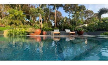 CASA. Clayton. Exclusividad y Confort inmerso en la Naturaleza