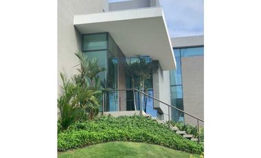 CASA. Clayton. Exclusividad y Confort inmerso en la Naturaleza
