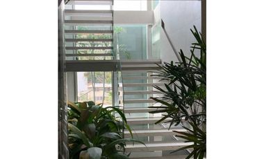 CASA. Clayton. Exclusividad y Confort inmerso en la Naturaleza