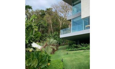 CASA. Clayton. Exclusividad y Confort inmerso en la Naturaleza