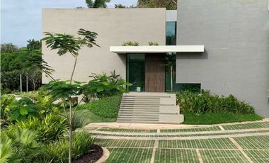 CASA. Clayton. Exclusividad y Confort inmerso en la Naturaleza
