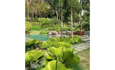 CASA. Clayton. Exclusividad y Confort inmerso en la Naturaleza