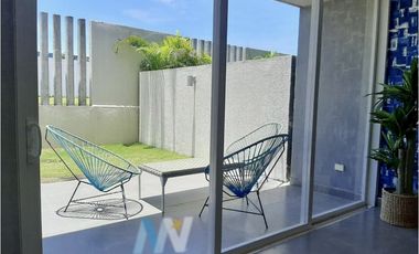 SE VENDE MODERNA CASA DE PLAYA