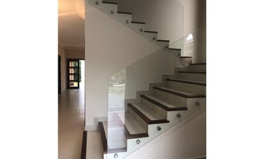 COSTA SUR - VENTA DE LUJOSAS CASAS 4Rec (351m2)