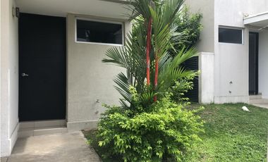 COSTA SUR - VENTA DE LUJOSAS CASAS 3 NIVELES