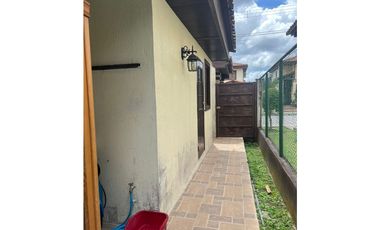 VENDO CASA QUINTA DEL LAGO