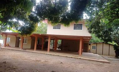 VENTA DE FINCA EN CALOBRE CON 2 CASAS