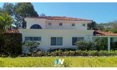 Venta de Espectacular Casa en el Golf de Coronado