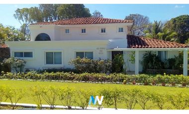 Venta de Espectacular Casa en el Golf de Coronado