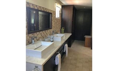 Venta de Espectacular Casa en el Golf de Coronado