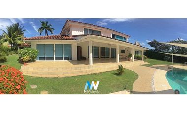 Venta de Espectacular Casa en el Golf de Coronado