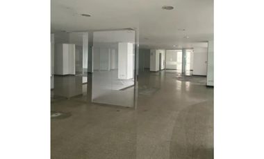 Via España, 2,300m2 mas 775m2  azotea, 3 plantas suelo RM3C2