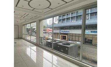 Via España, 2,300m2 mas 775m2  azotea, 3 plantas suelo RM3C2