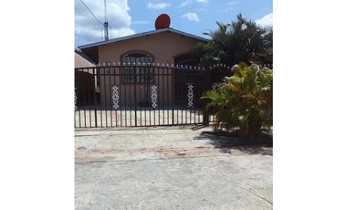 SE VENDE CASA EN BOSQUE DE VALLE HERMOSO