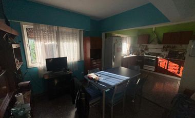 Casa en Venta con Excelente Lote!!! Alberto Grande 151, Luís Guillón.-