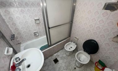 Casa en Venta con Excelente Lote!!! Alberto Grande 151, Luís Guillón.-