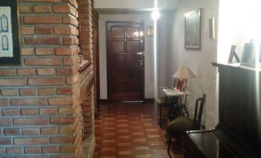 Venta casa cuatro dormitorios piscina fondo libre