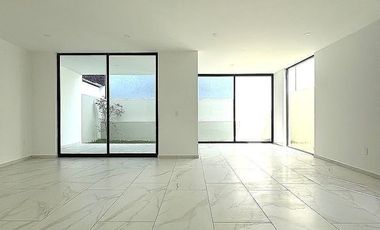 Estrena Casa en Venta en Coto, Bosques Vallarta