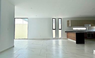 Estrena Casa en Venta en Coto, Bosques Vallarta