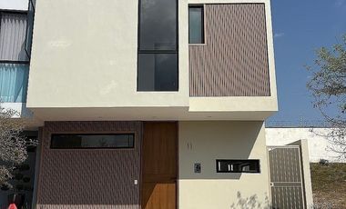 Estrena Casa en Venta en Coto, Bosques Vallarta