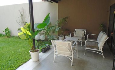 VENTA CHALET 6 AMBIENTES EN VILLA ADELINA