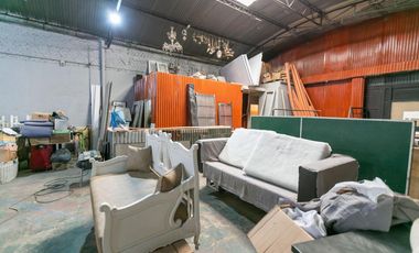 Local a la calle con galpón y departamento a la venta en Pilar centro