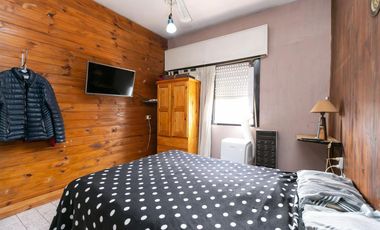 Local a la calle con galpón y departamento a la venta en Pilar centro