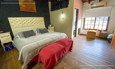 Casa en venta en una planta en Barrio El Carmencito, Guillermo E Hudson, apta crédito.-