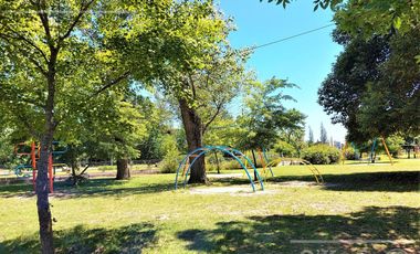 Casa en venta en una planta en Barrio El Carmencito, Guillermo E Hudson, apta crédito.-