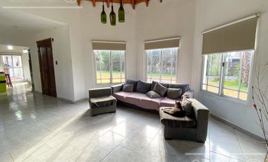 Casa en venta en una planta en Barrio El Carmencito, Guillermo E Hudson, apta crédito.-