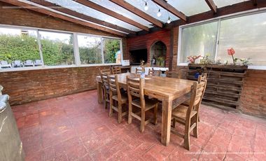 Casa en venta en una planta en Barrio El Carmencito, Guillermo E Hudson, apta crédito.-