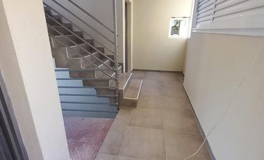 Excelente departamento 3 ambientes al frente Sarmiento y Newbery!!