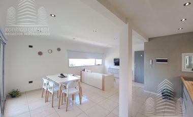 Excelente departamento 3 ambientes al frente Sarmiento y Newbery!!