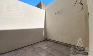 Excelente departamento 3 ambientes al frente Sarmiento y Newbery!!