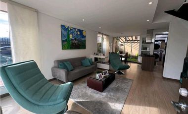 VENDO CASA ESQUINERA CON BAÑO EN CADA HABITACION  EN CAJICA