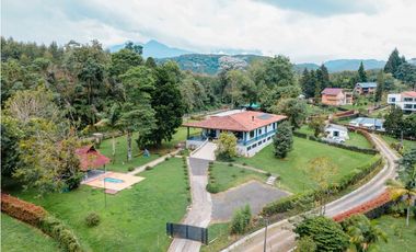 Finca en condominio para la venta en la via Armenia, Pereira!!!
