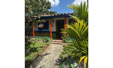 VENDO CHALET PLANO CON FRUTALES Y BIEN UBICADO EN QUIMBAYA