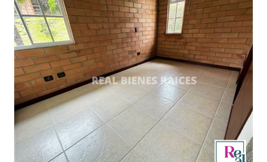 CASA CAMPRESTE EN ARRIENDO – UNIDAD CERRADA