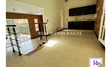 CASA CAMPRESTE EN ARRIENDO – UNIDAD CERRADA