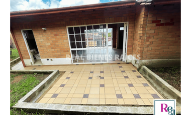 CASA CAMPRESTE EN ARRIENDO – UNIDAD CERRADA