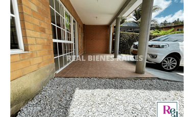 CASA CAMPRESTE EN ARRIENDO – UNIDAD CERRADA