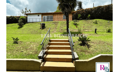 CASA CAMPRESTE EN ARRIENDO – UNIDAD CERRADA